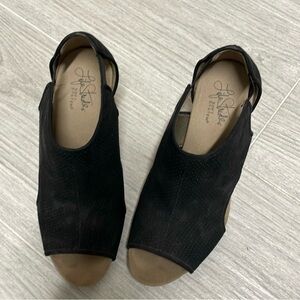 Black Wedges Women Size 6